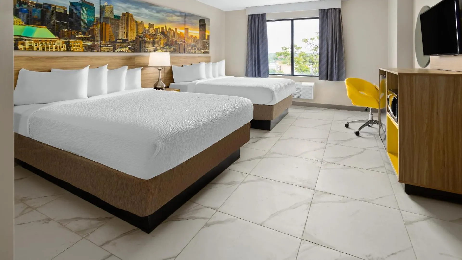 Days Inn By Wyndham Staten Island New York Hotel