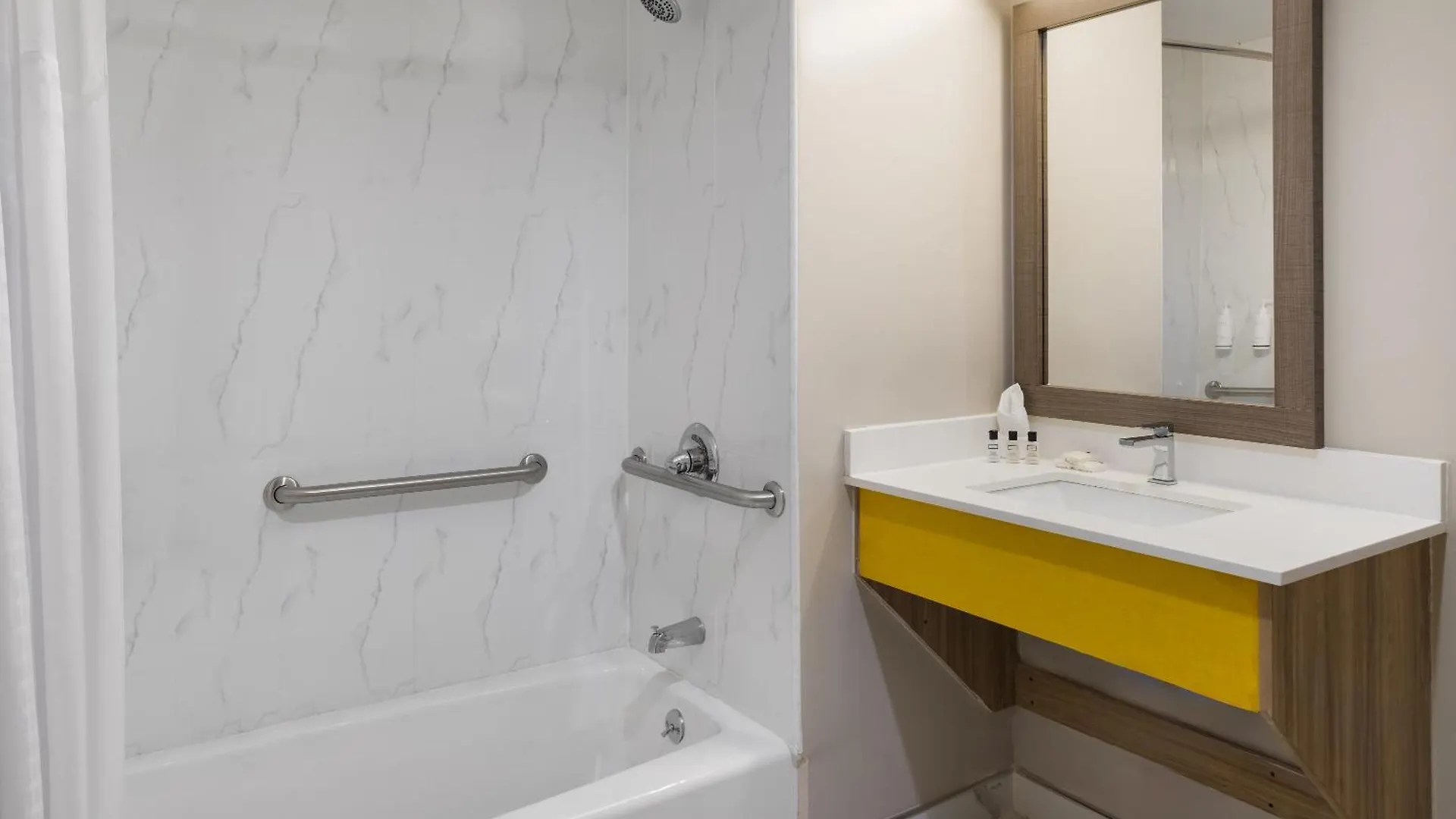 Days Inn By Wyndham Staten Island New York