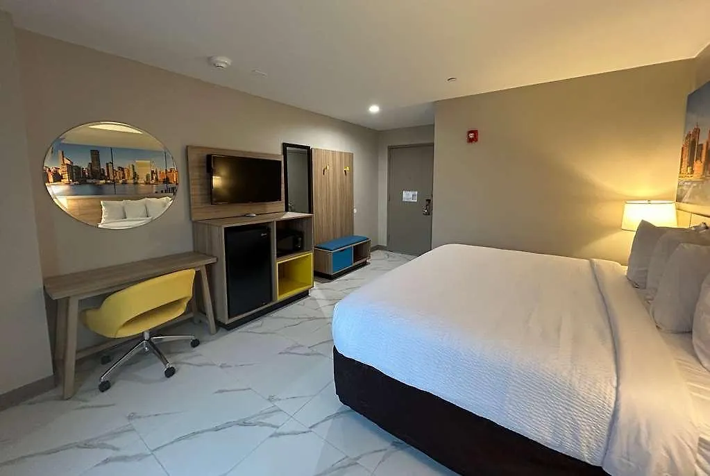 Hotel Days Inn By Wyndham Staten Island New York United States