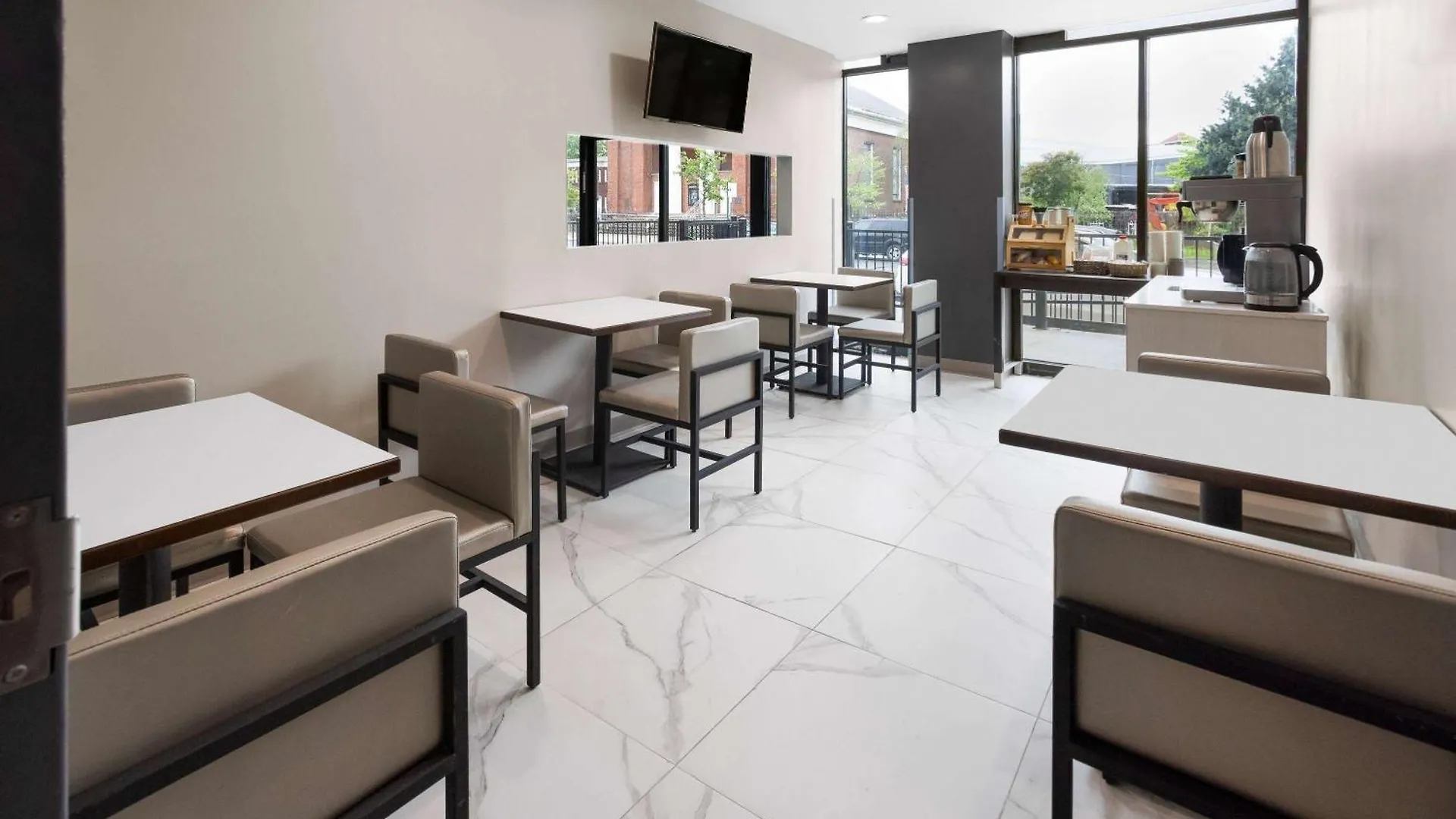 Hotel Days Inn By Wyndham Staten Island New York