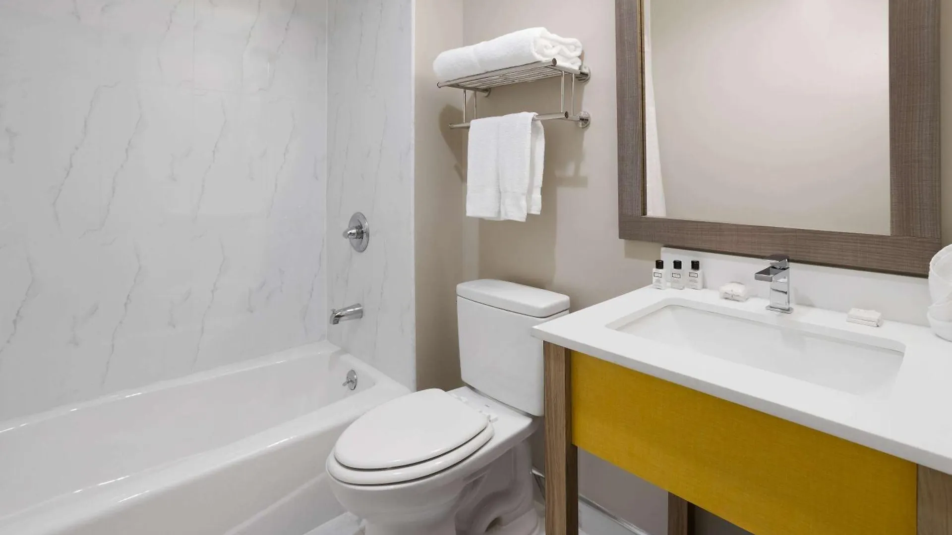 Days Inn By Wyndham Staten Island New York