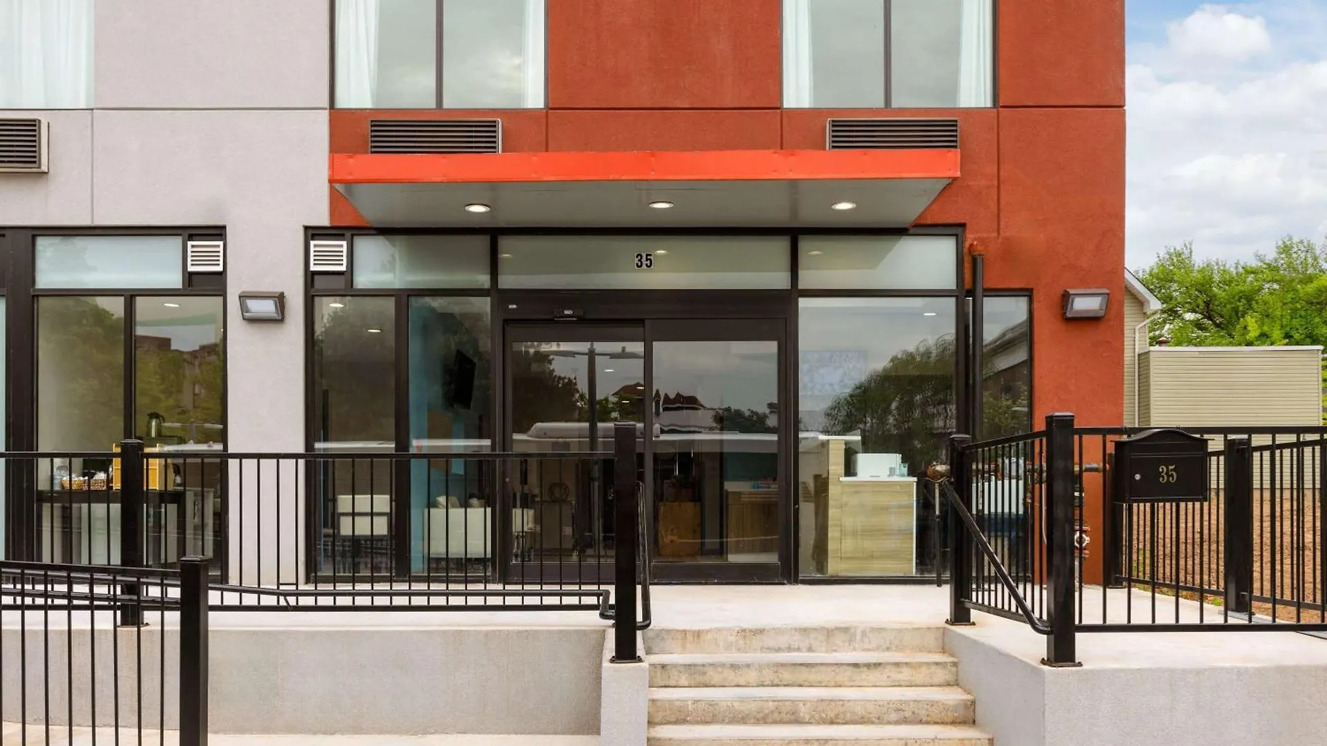 Hotel Days Inn By Wyndham Staten Island New York